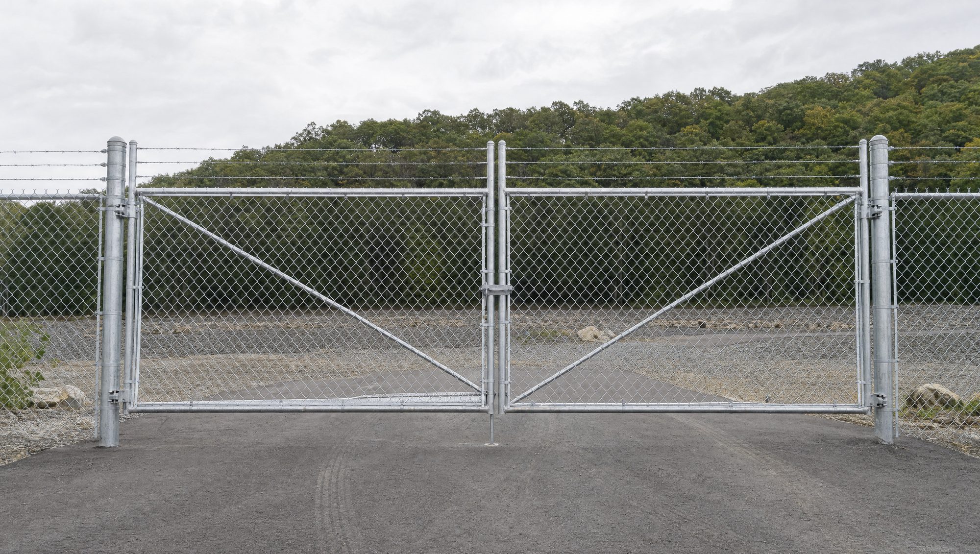 Industrial Fencing in Southbury, CT: A Facility Manager's Guide
